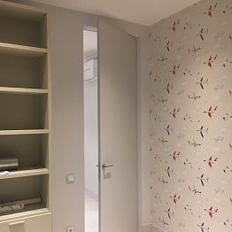 Скрытые двери в детской комнате: безопасность и стиль.