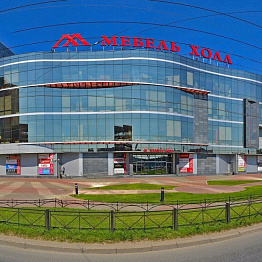 Новый большой магазин на Востоке города